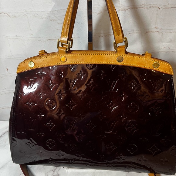 EUC Louis Vuitton Amarante Vernis Brea Bag - Picture 2 of 14